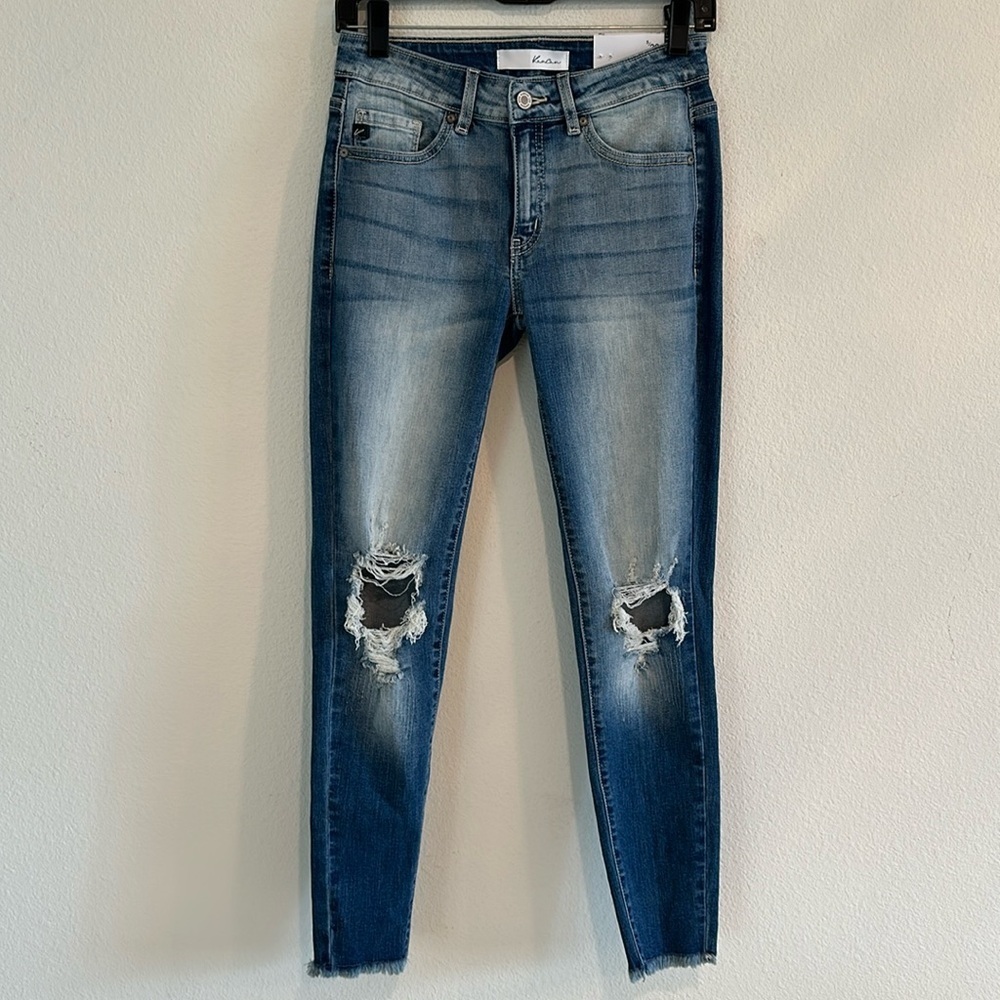 NWT Kancan Mid Rise Super Skinny Distressed Jean
